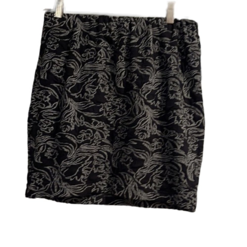 NWT SNO Skins skirt size SM
